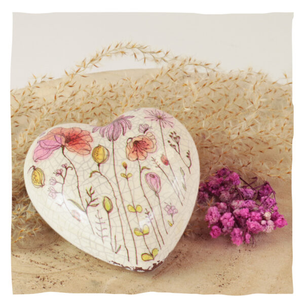 12189_Keramik-Tierurne-Heart-with-Flowers_Ambiente